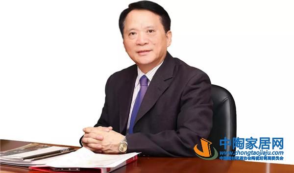 何新明特邀录制佛山电台节目《南国书香》(图1)