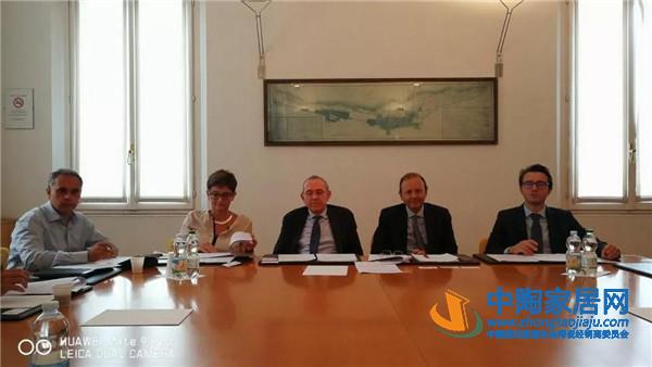 广东宏宇集团发起制定防滑陶瓷砖国际标准(图3)