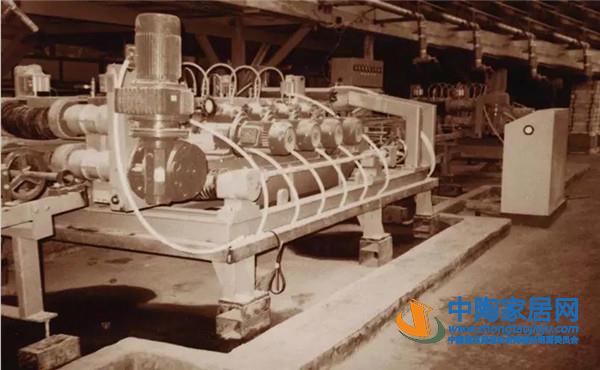 25周年!新明珠从乡镇企业到拥有近百条生产线(图3) 25周年!新明珠从乡镇企业到拥有近百条生产线(图3)