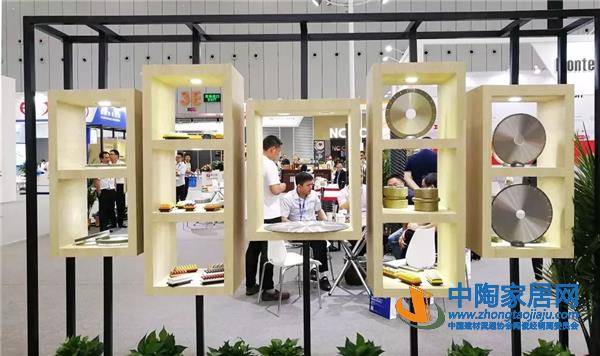 从2019佛山陶瓷装备材料展看行业发展趋势(图65) 从2019佛山陶瓷装备材料展看行业发展趋势(图65)