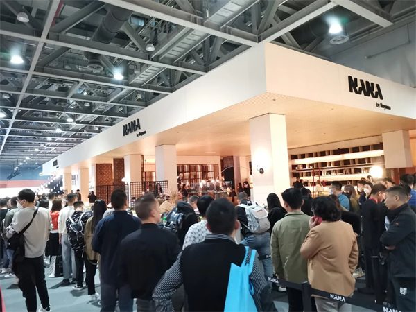 40余家瓷砖/岩板品牌参展广州设计周,奢石类岩板盛行(图2) 40余家瓷砖/岩板品牌参展广州设计周,奢石类岩板盛行(图2)