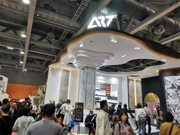 40余家瓷砖/岩板品牌参展广州设计周,奢石类岩板盛行(图8) 40余家瓷砖/岩板品牌参展广州设计周,奢石类岩板盛行(图8)