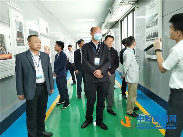 齐齐哈尔副市长一行考察蒙娜丽莎、兴辉、冠军(图1) 齐齐哈尔副市长一行考察蒙娜丽莎、兴辉、冠军(图1)