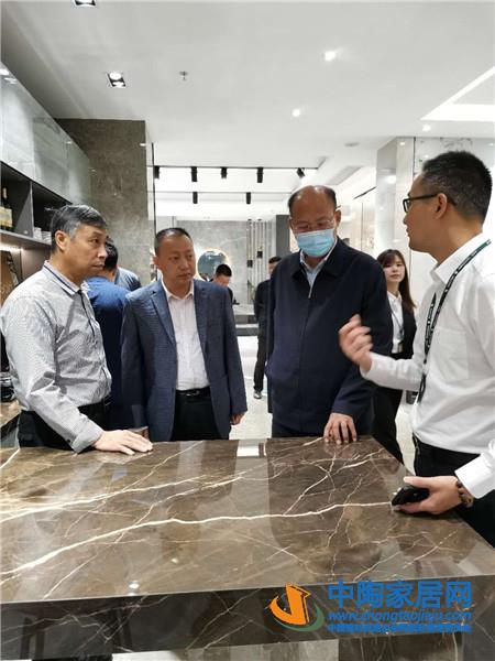 齐齐哈尔副市长一行考察蒙娜丽莎、兴辉、冠军(图3) 齐齐哈尔副市长一行考察蒙娜丽莎、兴辉、冠军(图3)