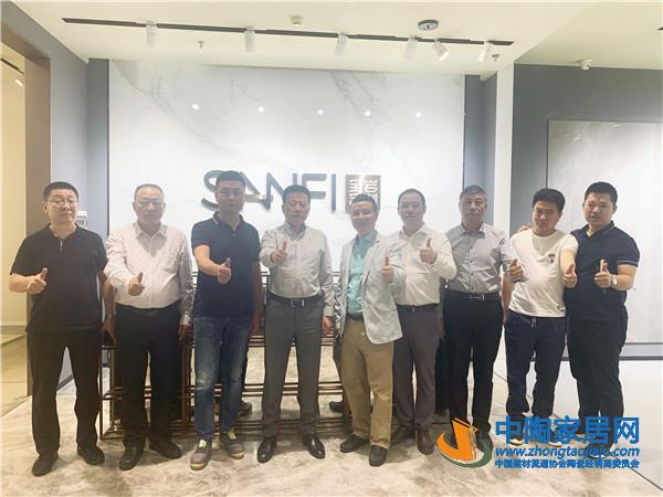 齐齐哈尔副市长一行考察蒙娜丽莎、兴辉、冠军(图10) 齐齐哈尔副市长一行考察蒙娜丽莎、兴辉、冠军(图10)