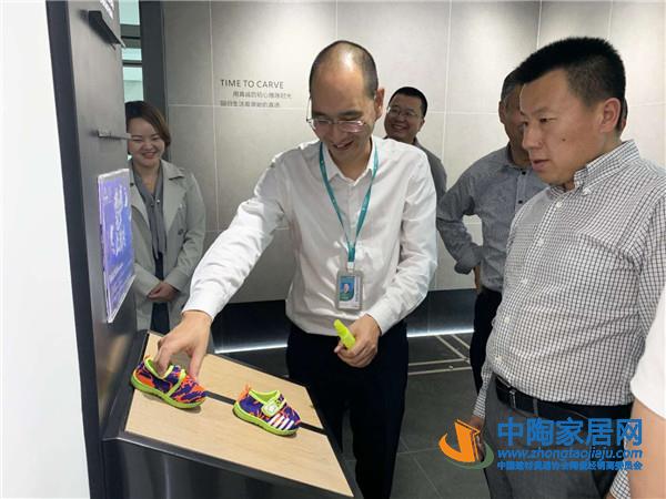 齐齐哈尔副市长一行考察蒙娜丽莎、兴辉、冠军(图12) 齐齐哈尔副市长一行考察蒙娜丽莎、兴辉、冠军(图12)