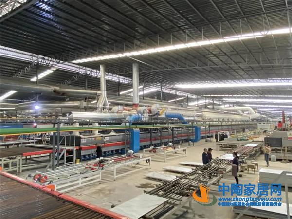 成都月用岩板100万㎡消化西部20条岩板线产能(图2) 成都月用岩板100万㎡消化西部20条岩板线产能(图2)