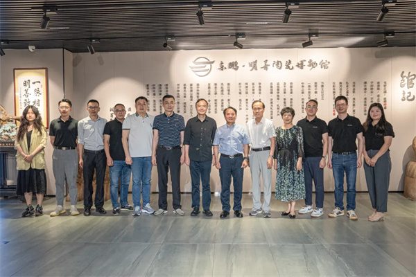 陶业简报:第38届广州陶瓷工业展开幕,东鹏、新岩素、新中源(图2) 东鹏.jpg