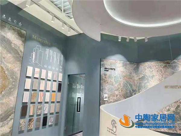 “全岩空间”备受推广 ,大规格通体岩板成主流(图4) “全岩空间”备受推广 ,大规格通体岩板成主流(图4)