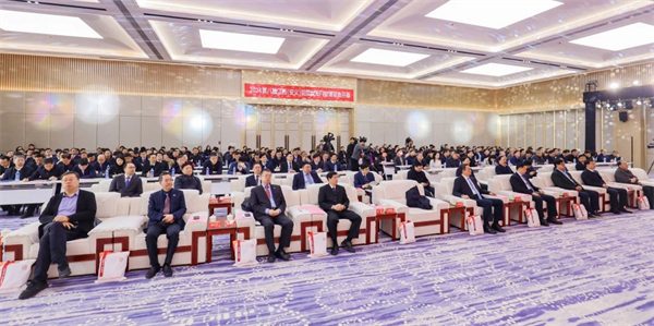 秦占学应邀出席安义铝型材及门窗博览会(图18)