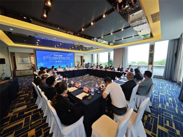 陶卫大牌齐聚南昌,2025“行业两会”胜利举行!(图3) 微信图片_20250428105622.jpg