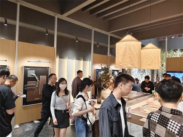 参展瓷砖品牌大幅减少!2025广州设计周开幕(图29) 参展瓷砖品牌大幅减少!2025广州设计周开幕(图29)