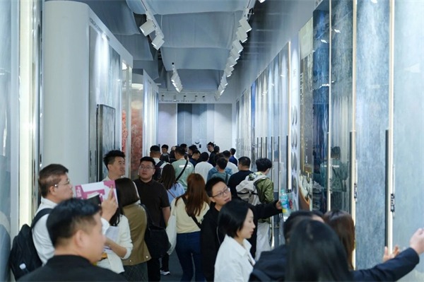 参展瓷砖品牌大幅减少!2025广州设计周开幕(图52) 参展瓷砖品牌大幅减少!2025广州设计周开幕(图52)