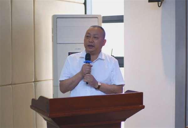 80余建材家居头部企业齐聚佛山热议企业创新组织建设(图3) 微信图片_20251020145316.jpg