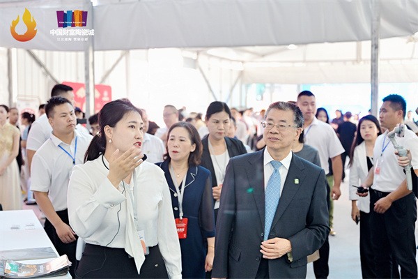 2024淄博陶瓷琉璃博览会暨经销商峰会开幕!(图8) AMM_0426.JPG