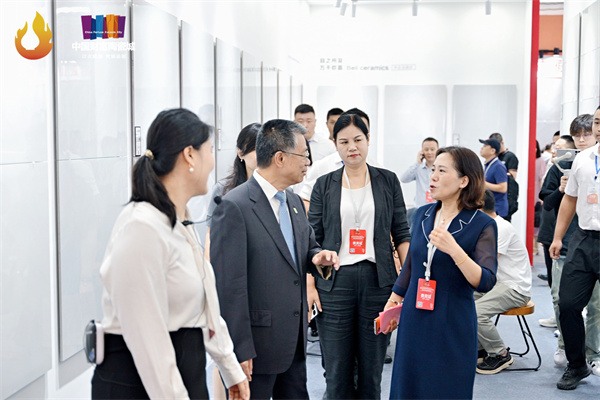 2024淄博陶瓷琉璃博览会暨经销商峰会开幕!(图10) AMM_0431.JPG