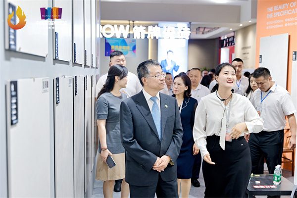 2024淄博陶瓷琉璃博览会暨经销商峰会开幕!(图11) AMM_0485.JPG