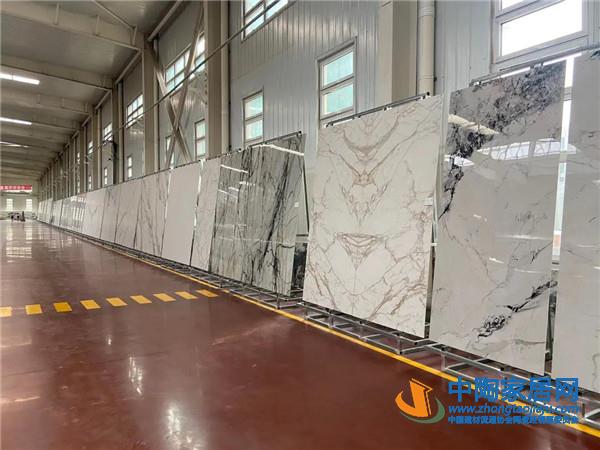 河北领标科技第二条3mm纤薄岩板生产线点火(图8) 河北领标科技第二条3mm纤薄岩板生产线点火(图8)